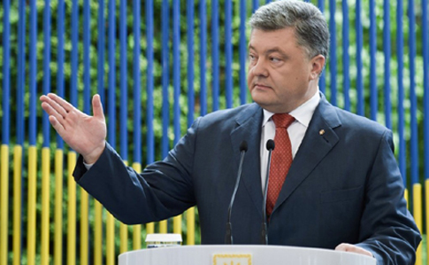 Президент Петро Порошенко не з'явився на допит у Генеральну прокуратуру 15 серпня й переніс візит на інший день.