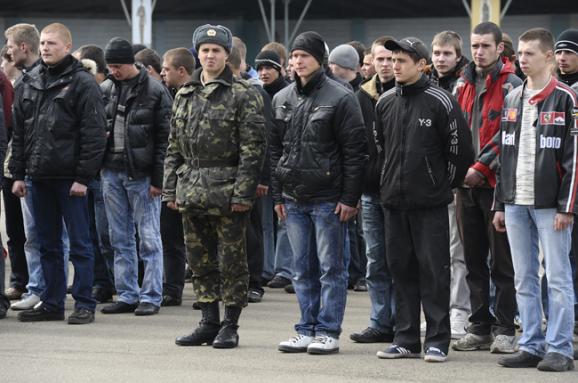Близько 40% призовників ухиляються від призову на строкову військову службу у лавах Збройних сил України.