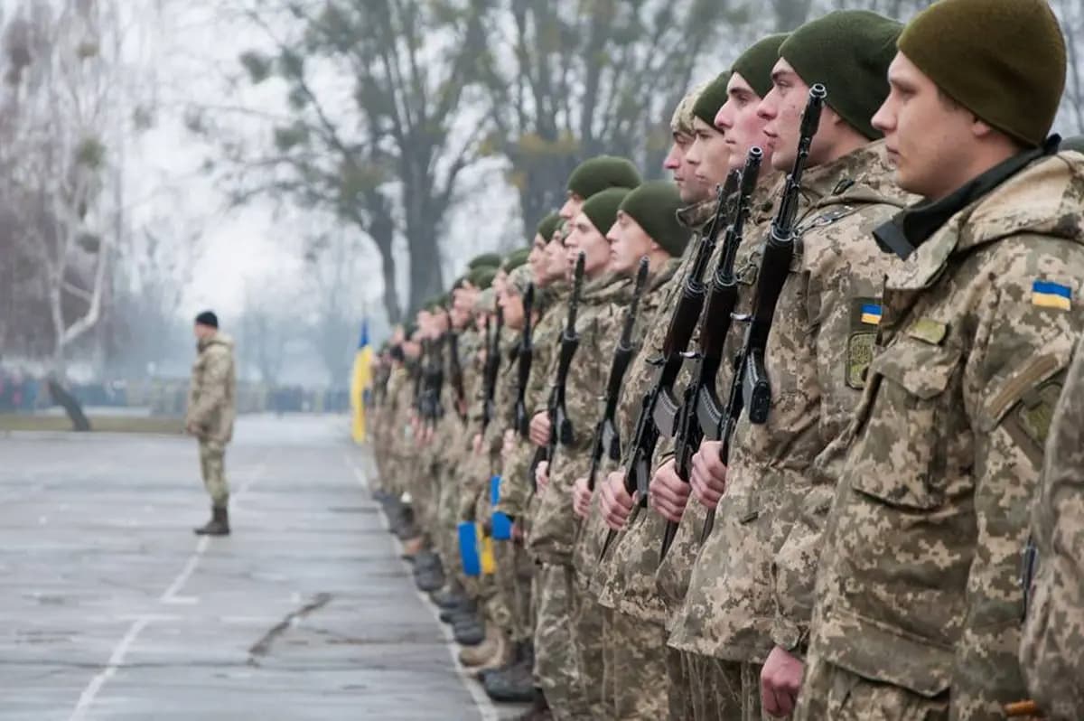 Військовий експерт Олег Жданов розповів, яка обирають чоловіків під час мобілізації для набору до піхоти. Головною вимогою є хороша фізична підготовка. 

