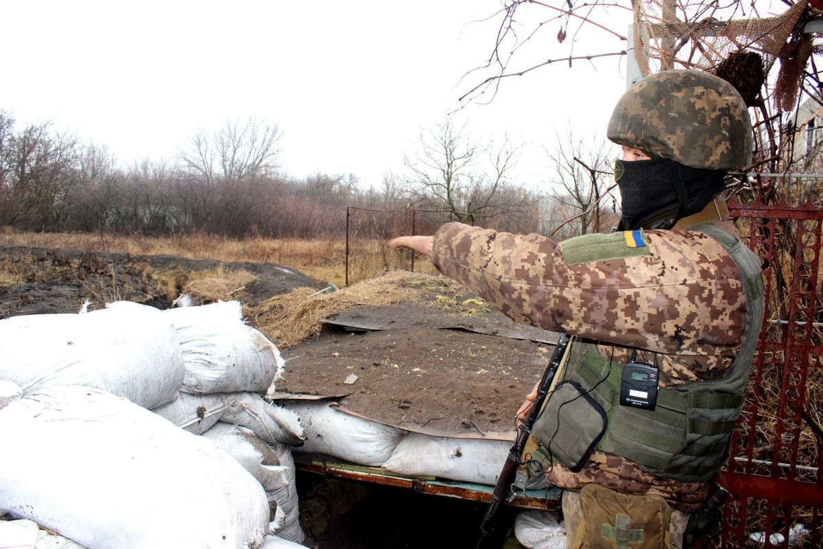 Ситуация в районе проведения АТО остается спокойной, но контролируемой Вооруженными Силами Украины. 