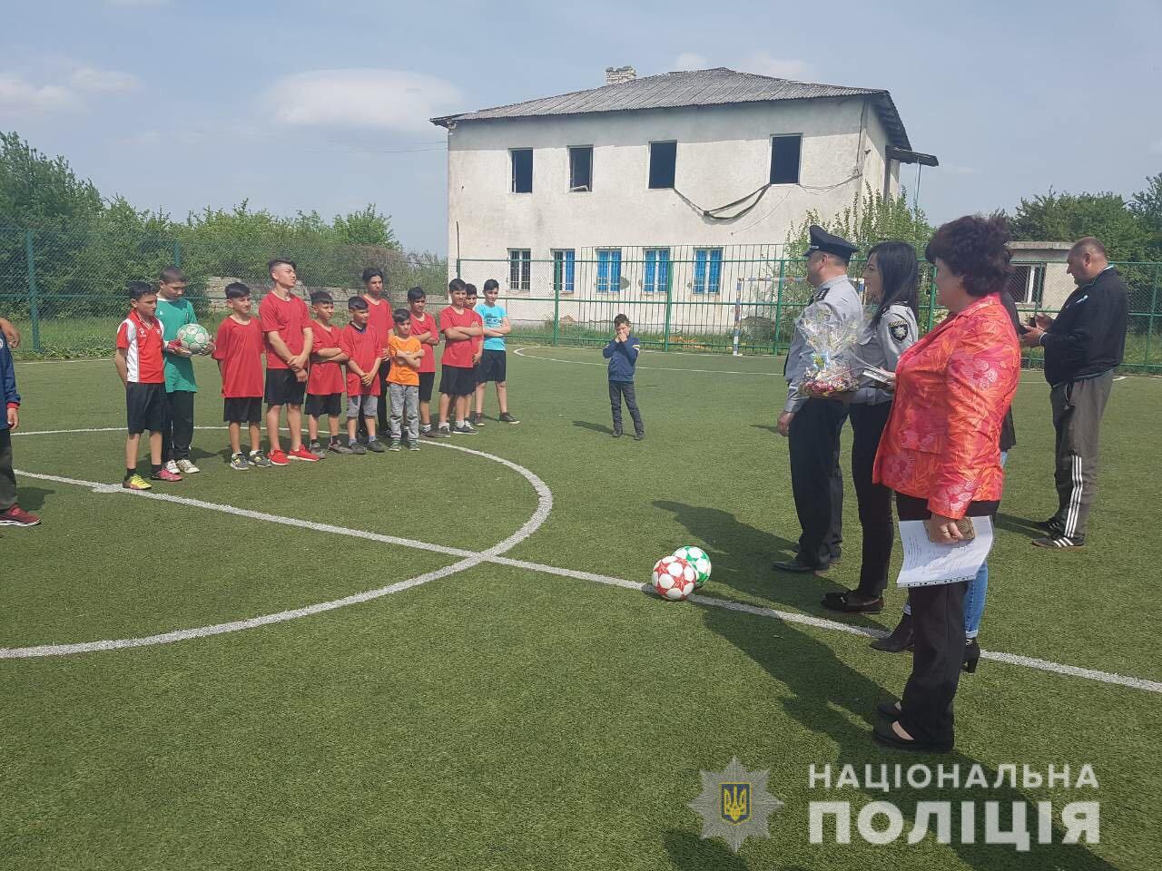 За звання кращої дитячої команди Мукачівського району змагались представники двох населених пунктів – Баркасово та Великі Лучки. 