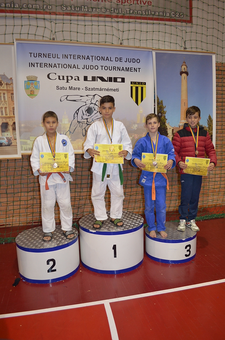 18 листопада команда дзюдоїстів Ужгородської Дитячо-юнацької спортивної школи №1 взяла участь в міжнародному турнірі в Румунії, в місті Сату-Маре.

