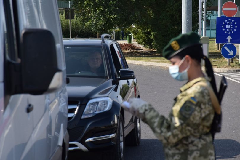 Приостановлена работа международного пункта пропуска «Лужанка – Бурегшуран» на границе с Венгрией: причина известна