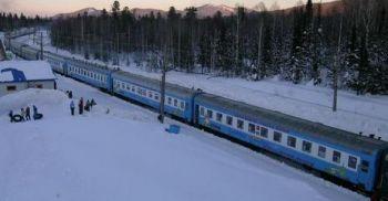 Для максимального удовлетворения спроса на перевозки во время зимних праздников Укрзализныця уже открыла продажу билетов на 13 дополнительных поездов на 100 рейсов в популярных направлениях. 