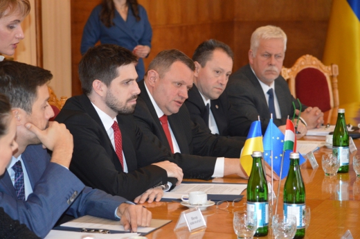 Уряд України проведе консультації з представниками угорської громади Закарпаття щодо реалізації нового Закону про освіту. 
