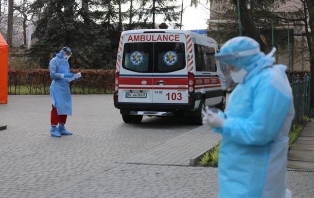 Общее число инфицированных в Украине с начала пандемии достигло 128 228 человек, 2710 умерли.