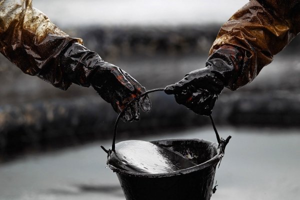 Сегодня цена нефти марки Brent повысилась до отметки выше 65 долларов за баррель.
