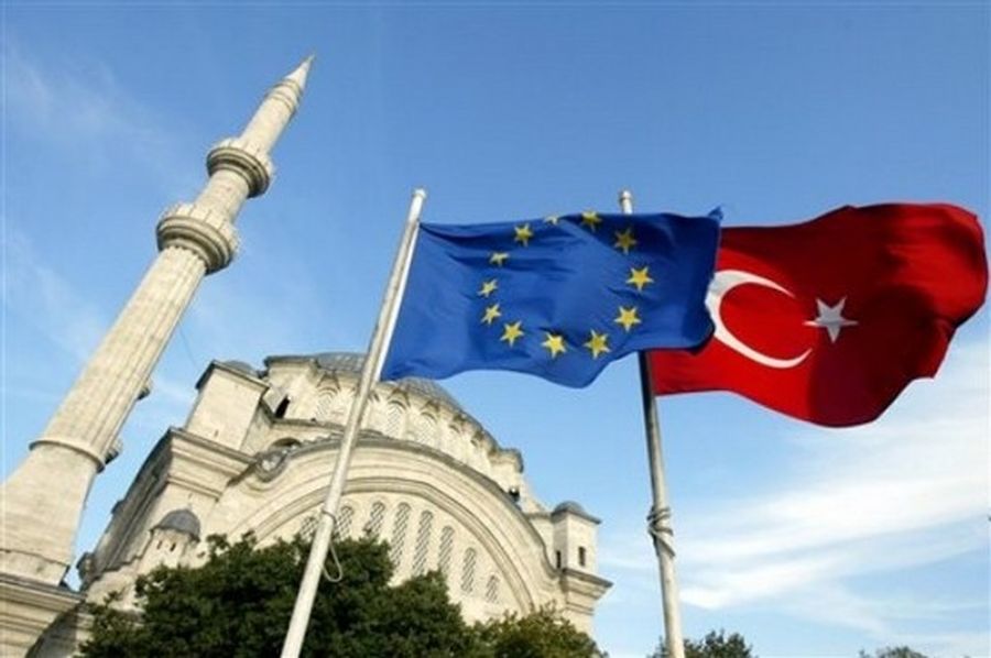 Посол Туреччини в Євросоюзі Селім Енель заявив в своєму інтерв'ю німецькій газеті Die Welt, що Туреччина хоче вступити в Євросоюз не пізніше 2023 року.