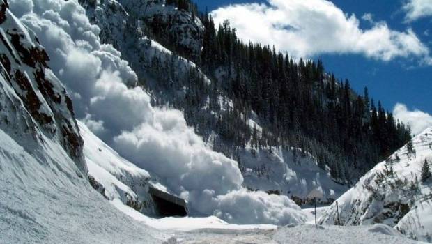 За інформацією Закарпатського центру з гідрометеорології,  26-27 січня в зв'язку зі снігопадом та хуртовиною на високогір