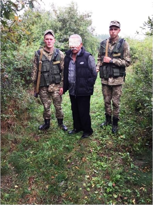 Чоловіка, який намагався незаконно перетнути українсько-угорський кордон затримали сьогодні прикордонники відділу «Горонглаб» Мукачівського загону. 