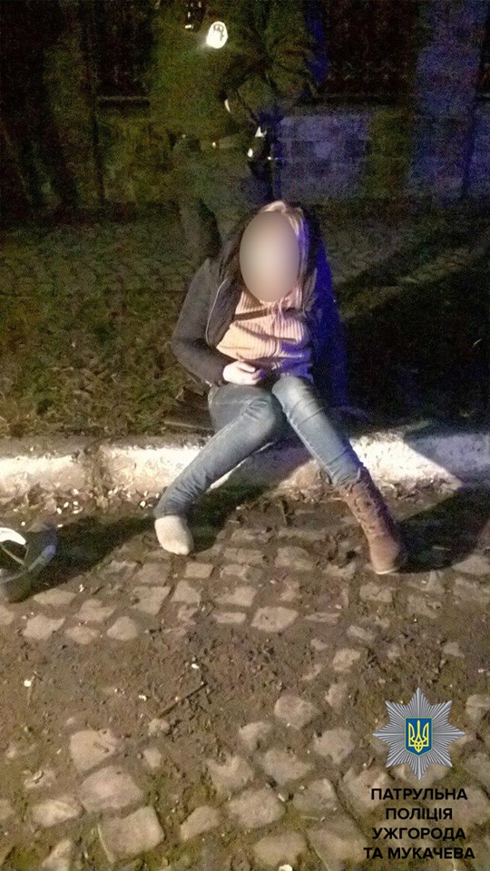 Около 18:45 в Ужгороде патрульные получили вызов о грабеже мобильного телефона от малолетнего ребенка на улице Льва Толстого. 