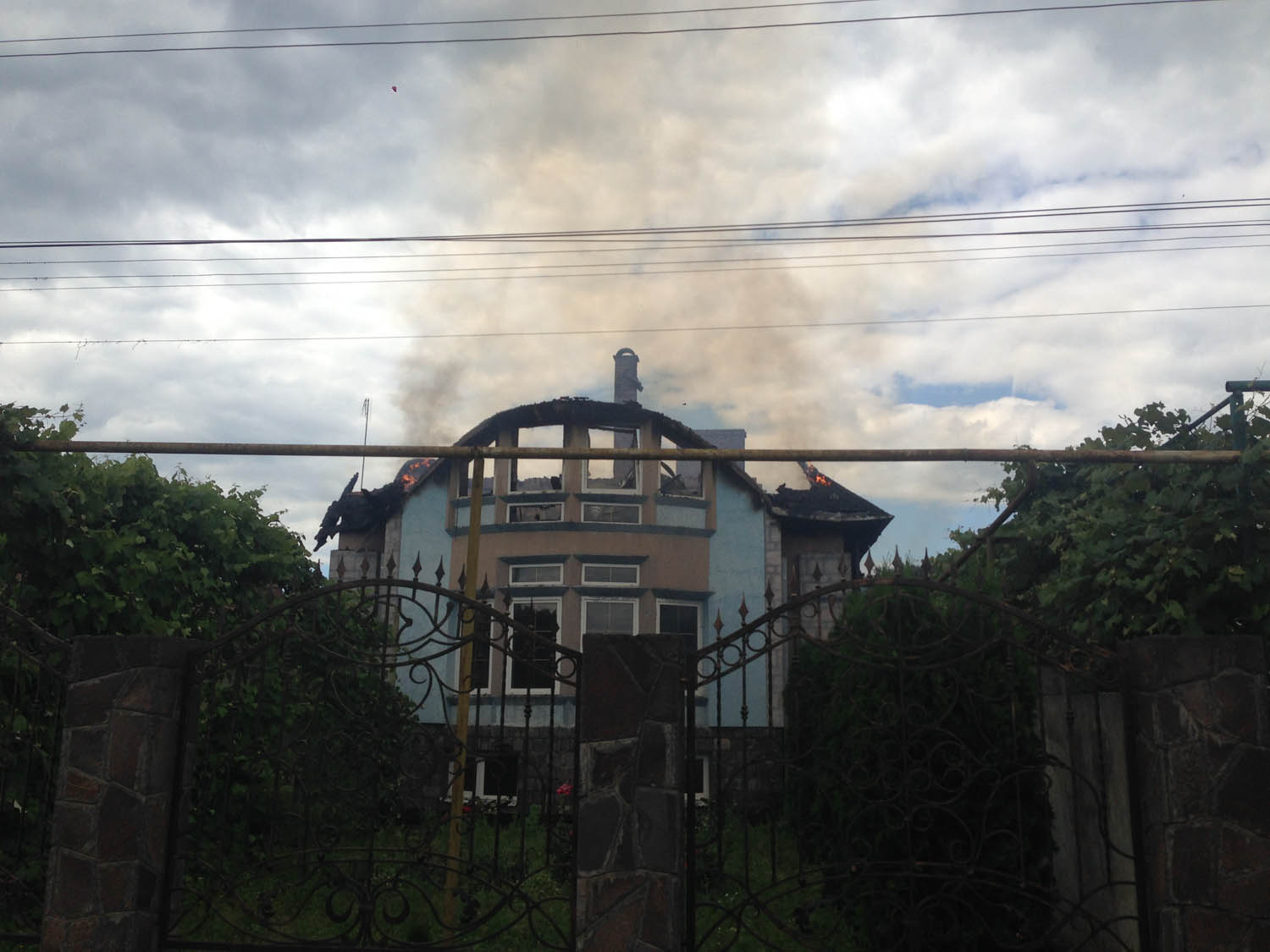 14 червня о 13:35 в оперативно-рятувальну службу Мукачівського району поступило повідомлення про пожежу в смт Чинадієво.