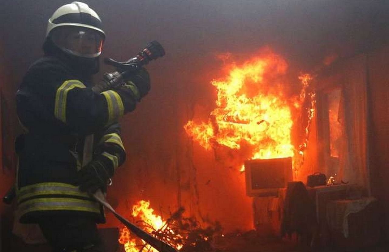 Сьогодні, 16 липня, в обласному центрі Закарпаття сталася пожежа у житловій будівлі.