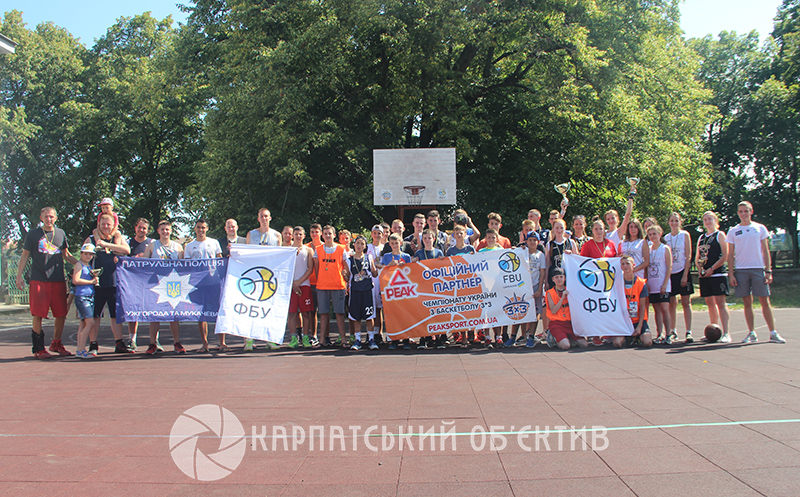 У суботу, 22 липня, на спортивному майданчику Ужгородської ЗОШ № 3 відбувся чемпіонат Закарпаття з баскетболу 3 х 3.

