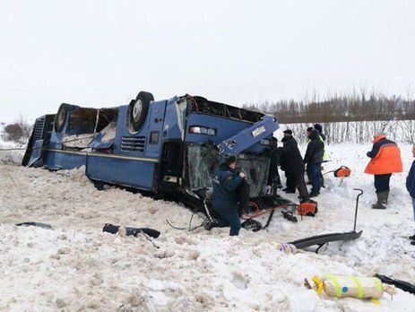 У Калузькій області Росії перекинувся автобус з дітьми, в результаті чого загинули семеро людей, ще 25 госпіталізовані з травмами. 