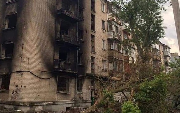 Город находится в обороне, несмотря на активное наступление российских войск, заявил глава Луганской ОВА.