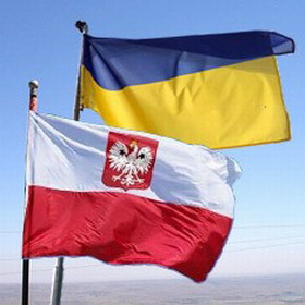 4 грудня польський Сенат (верхня палата Національної асамблеї) ратифікував угоду про асоціацію України з Європейським союзом. Про це у своєму Facebook написав Президент України Петро Порошенко.