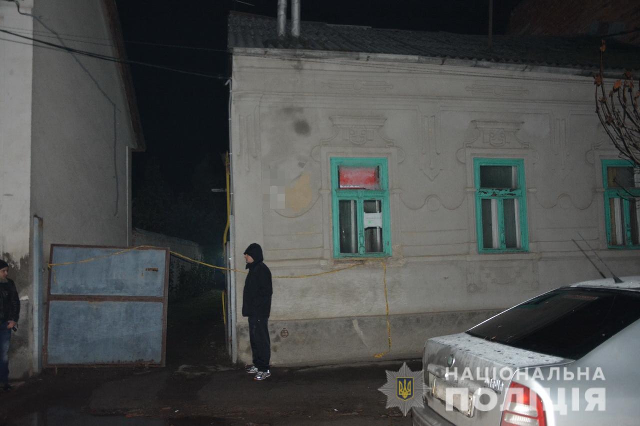 Слідчі Берегівського відділу поліції розпочали кримінальне провадження за фактом вбивства місцевої мешканки. 