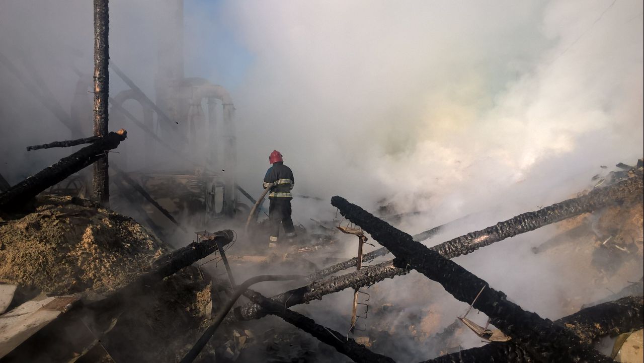 О 06:24 9 червня  в оперативно-рятувальну службу Рахівського району поступило повідомлення про пожежу в В. Водяне.
