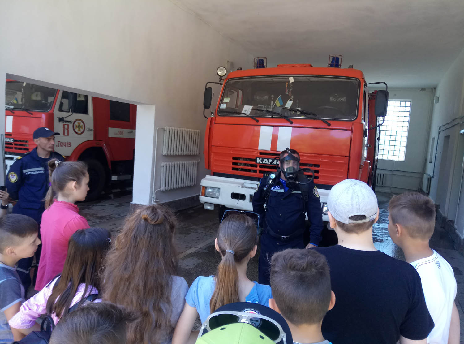 2 червня на екскурсію до вогнеборців м. Берегово завітали школярі місцевої ЗОШ І-ІІІ ступенів 5-6 класів.