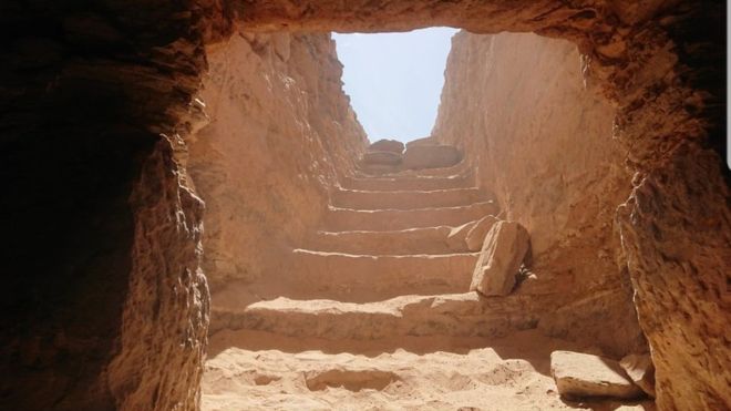 Група археологів виявила на півдні Єгипту масштабне стародавнє поховання, що відноситься до періоду греко-римського панування (332 рік до н.е. - 395 рік н.е.).