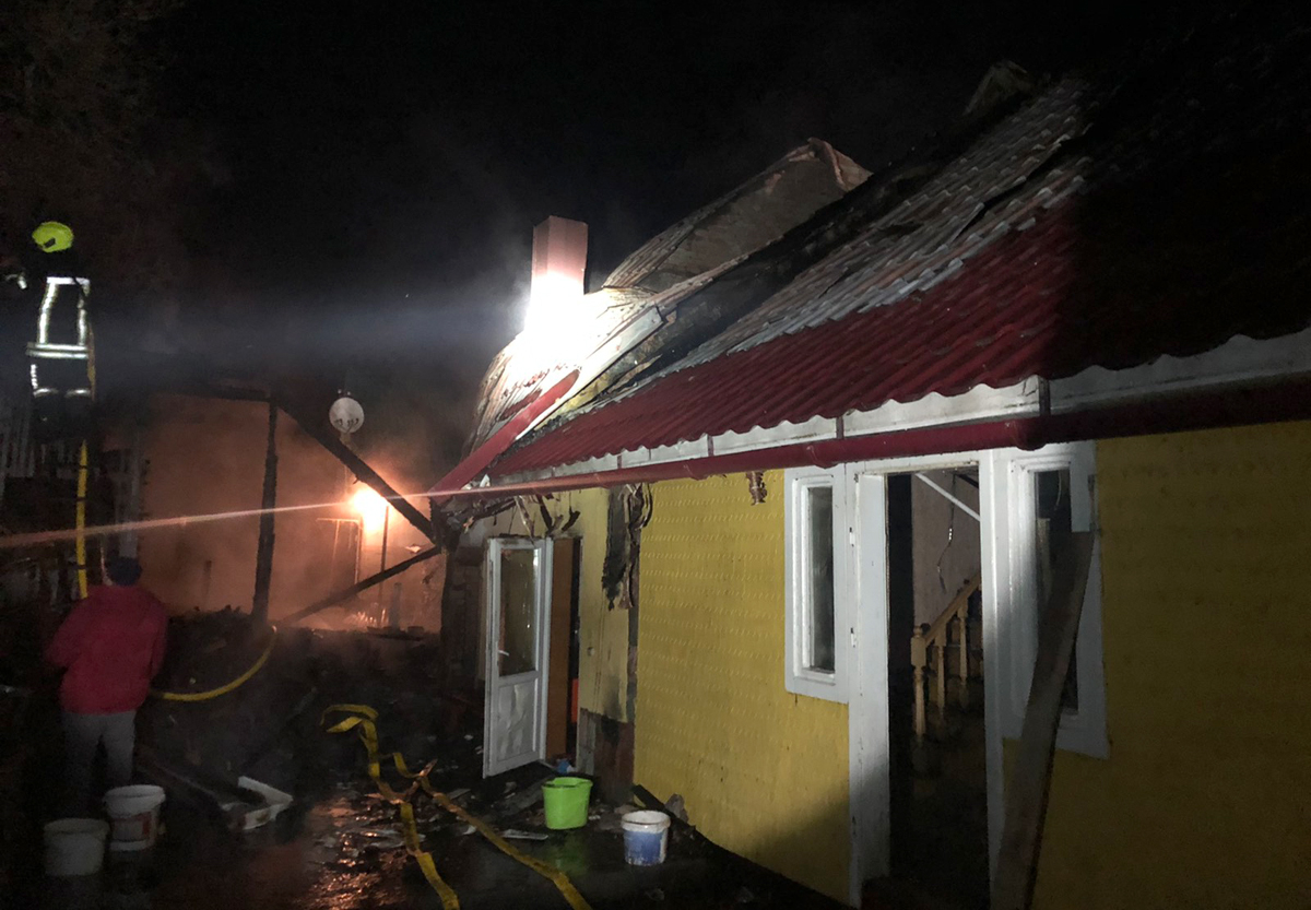 Пожар произошел на улице Залыча в селе Калыны.