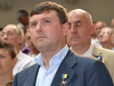 Герой України й офіцер СБУ понад рік очікує надання притулку у Великобританії.