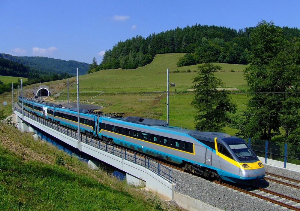 Приватний чеський перевізник RegioJet планує з червня 2020 року запустити з України в Чехію прямий нічний потяг.