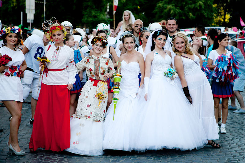 В Ужгороді готуються до щорічного Закарпатського параду наречених
