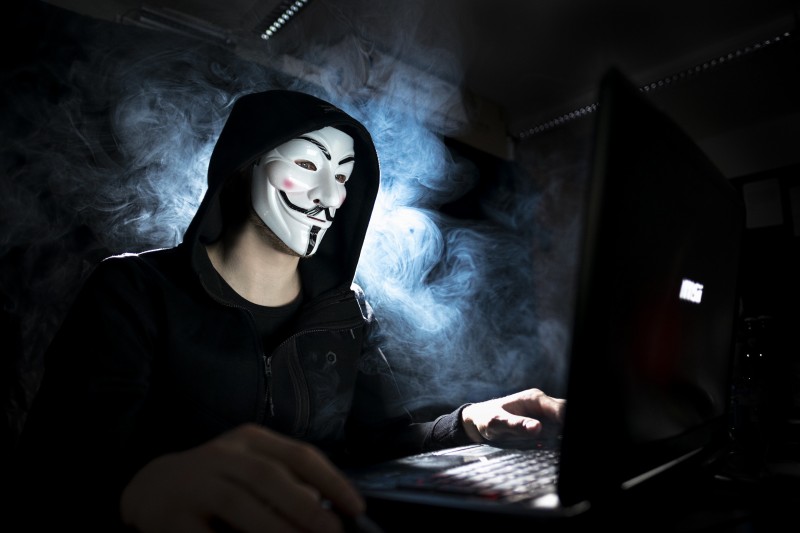 Хакери з міжнародної групи Anonymous погрожують терористичній організації «Ісламська держава» зробити все, щоб знайти і зупинити винних у теракті в Ніцці.