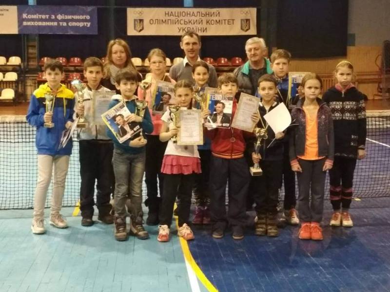 Протягом двох днів, 27-28 січня, в ужгородському СК «Юність» проходив Всеукраїнський юнацький турнір з тенісу II категорії серед юнаків та дівчат до 10 та до 12 років.

