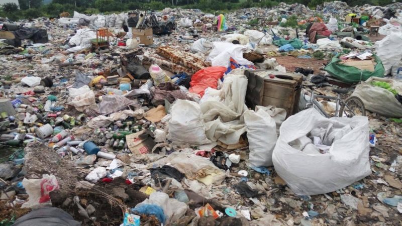 Міська рада Виноградова заборонила «АВЕ» Виноградів вивозити сміття сіл на своє сміттєзвалище. 