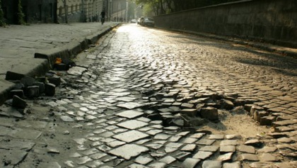На ремонт украинских дорог нужно 500 миллиардов до 1 триллиона гривен и 10 лет работы.