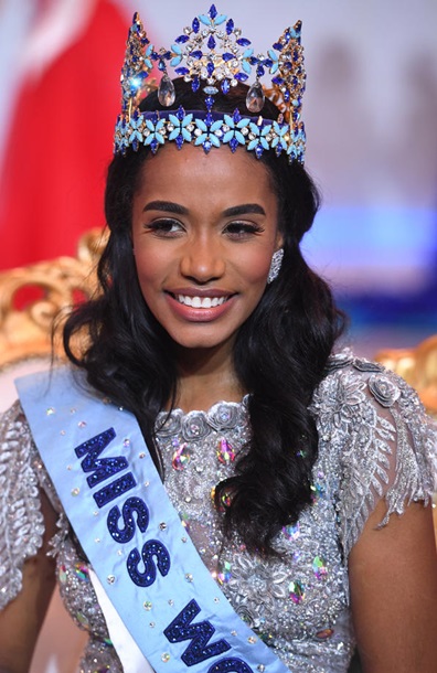 У Лондоні пройшла церемонія нагородження за підсумками конкурсу Міс світу 2019. Нової власницею титулу стала уродженка Ямайки.
