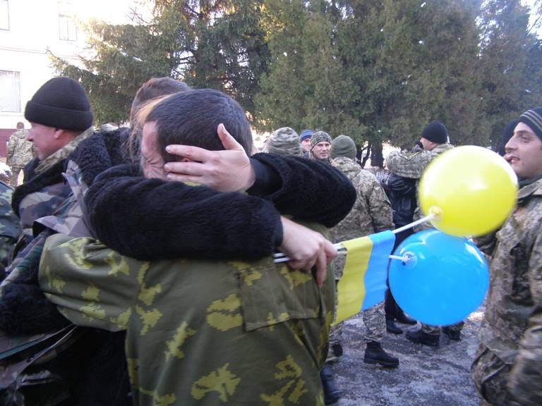 На Закарпаття повертаються демобілізовані військові / ВІДЕО