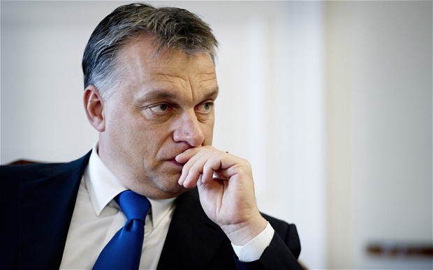 Причини зупинки реверсних постачань газу в Україну прем'єр-міністр Угорщини Віктор Орбан пояснив погрозами з боку Москви. 