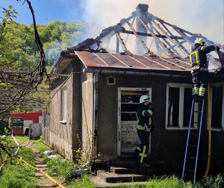 Надзвичайна пожежа на Закарпатті: рятувальники розповіли деталі (ФОТО)