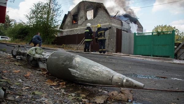 Через обстріли бойовиками житлових кварталів н.п. Попасна Луганської області сьогодні загинули 3 людини.
