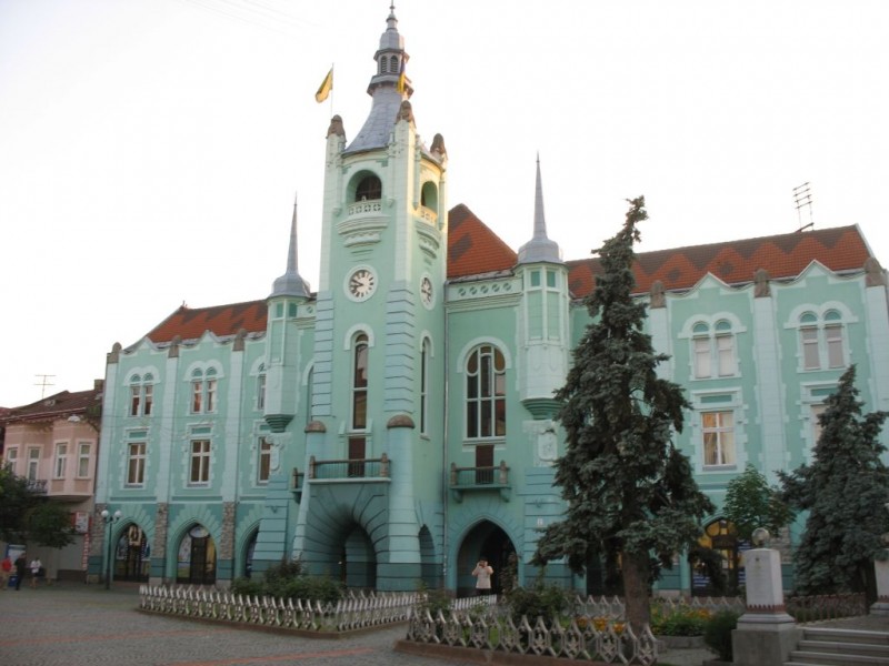У вівторок відбудеться позачергова сесія Мукачівської міськради, на якій серед інших розглядатиметься й питання прийняття бюджету міста на 2016-й рік у новій редакції.