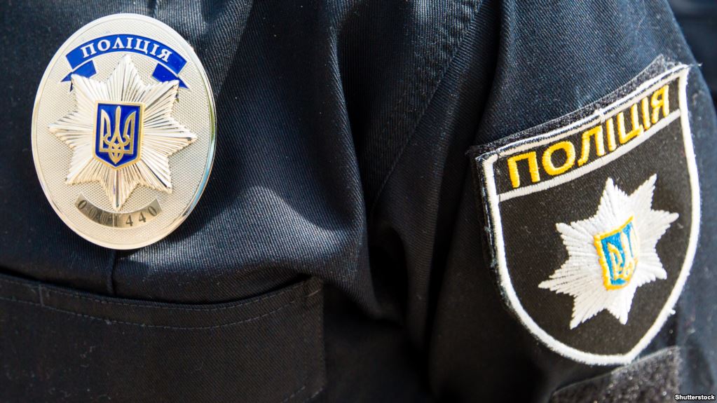 Сьогодні близько пів на другу ночі екіпажем патрульної поліції в Мукачеві на вулиці Г. Петрова було помічено непрацюючого 20-річного мешканця міста, який поводив себе агресивно.


