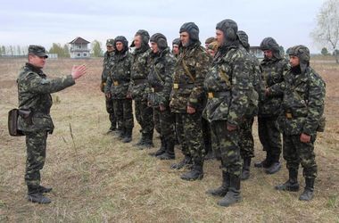 Офицеры запаса, те, кто окончил военные кафедры Вузов будут призваны в ряды ВСУ в этом году.