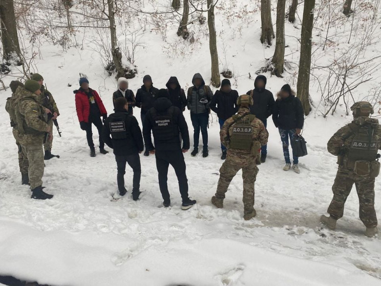 В Закарпатье задержаны все трое пакистанцев, которые пытались пробраться в Румынию