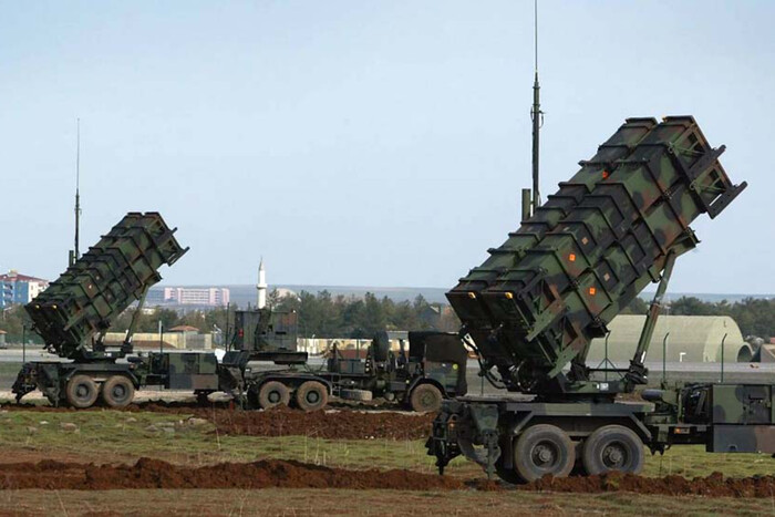 У Міністерстві оборони Польщі повідомили, що перші американські системи ППО Patriot вже прибули до України. 