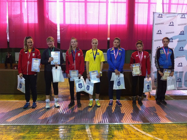 Победительницей Всеукраинского турнира по фехтованию стала рапиристка из Киева, закарпатка - "серебряная"