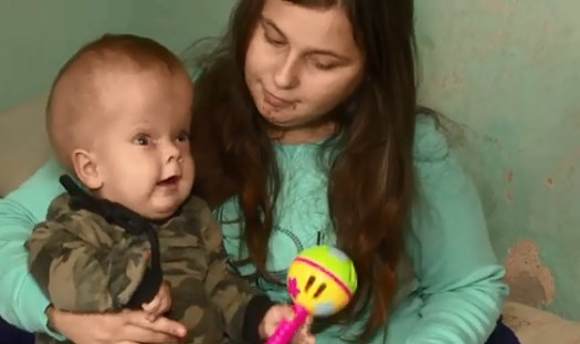 Мальчик из села Горинчево Хустского района родился с дефектом развития позвоночника.