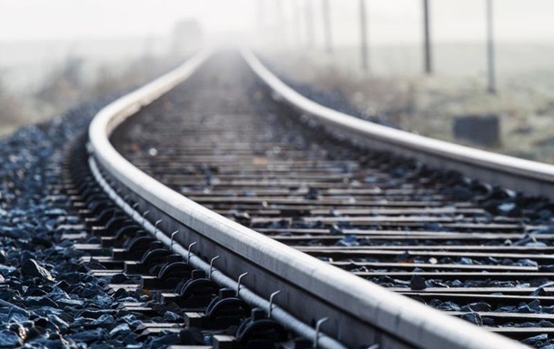 На перегоні Пісочна-Миколаїв Львівської залізниці маневровий потяг №8502 смертельно травмував жінку у віці приблизно 40-45 років.

