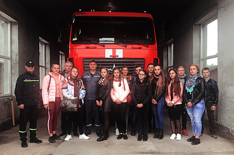 9 жовтня студенти 1 курсу Міжгірського медичного коледжу завітали до 4-ї державної пожежно-рятувальної частини смт Міжгір’я на екскурсію.