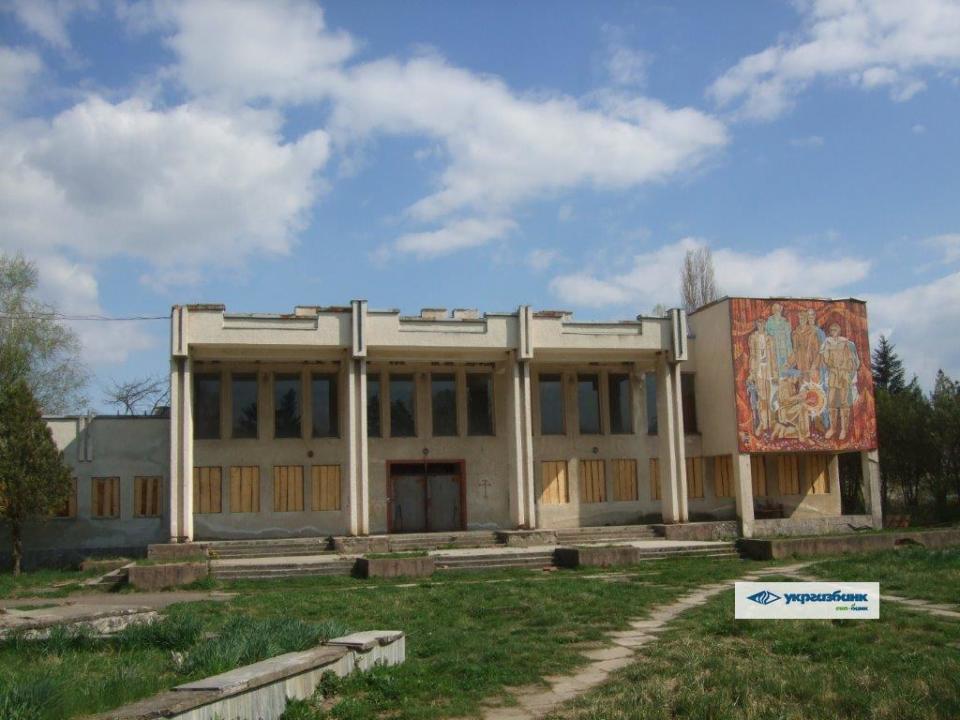Про продаж Будинку культури написав мер міста Золтан Бабяк.