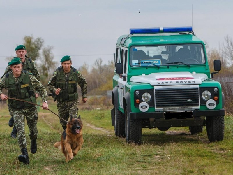 На Мукачівщині затримали трьох нелегалів