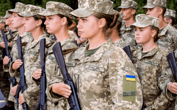 Українки, які є військовозобов'язаними, мають стати на облік з 1 жовтня. Про подробиці мобілізації розповів військовий експерт Олег Жданов.